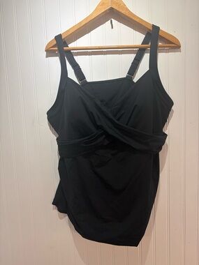 LANDS’ END  Black Twist-Front Swim Tankini Top WUC 20W